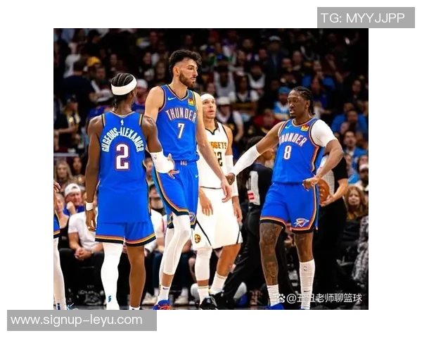 雷霆与勇士激战11月23日NBA赛场精彩对决引人瞩目